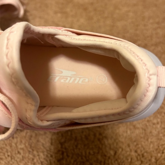 Pink running shoes - Picture 2 of 4